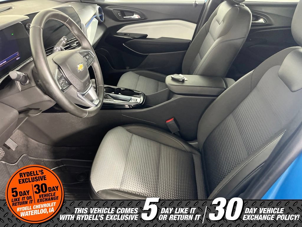 Used 2025 Chevrolet Trax LT w/ LT Convenience Package FWD image 11