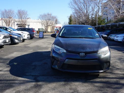 Used 2016 Toyota Corolla LE image 2
