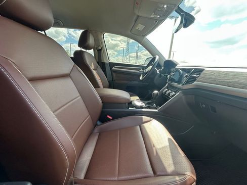 Used 2023 Volkswagen Atlas SE w/ Black Wheel Package FWD image 34