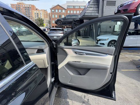 Used 2018 Cadillac XT5 Premium Luxury image 13