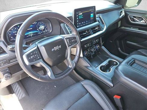 Used 2023 Chevrolet Suburban Z71 w/ Luxury Package AWD/4WD image 13