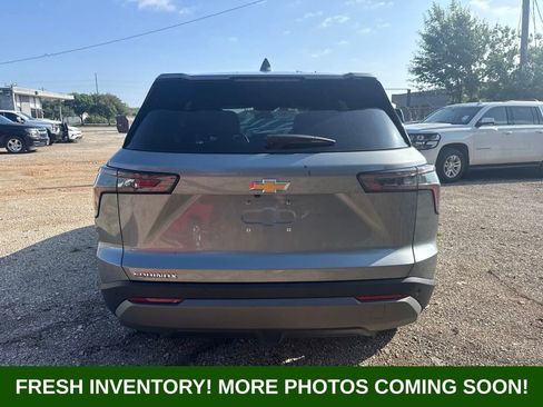 Used 2026 Chevrolet Equinox LT FWD image 3