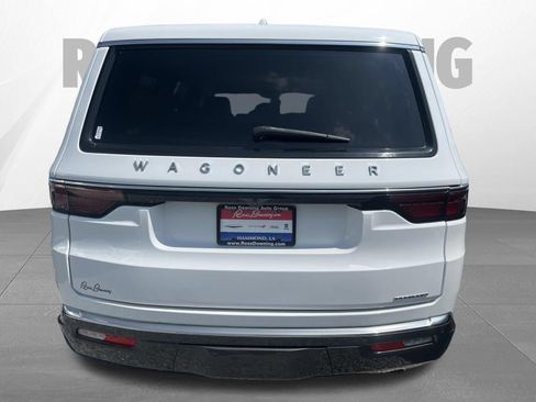 Used 2022 Jeep Wagoneer Series II RWD image 5