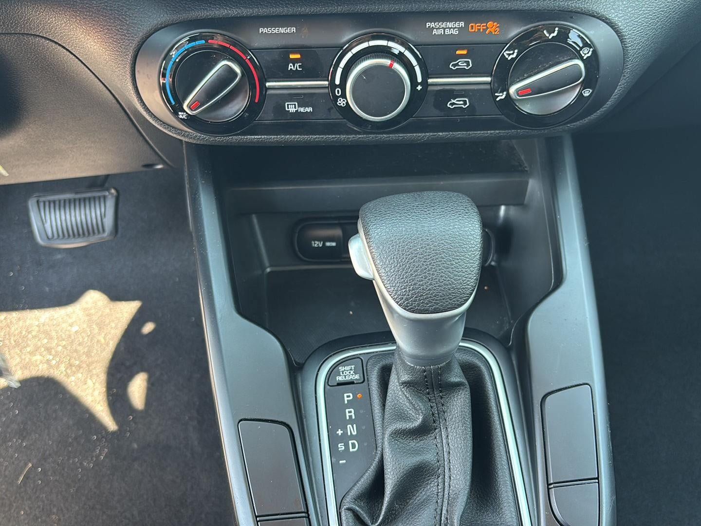 Used 2025 Kia Soul LX w/ LX Technology Package FWD image 18