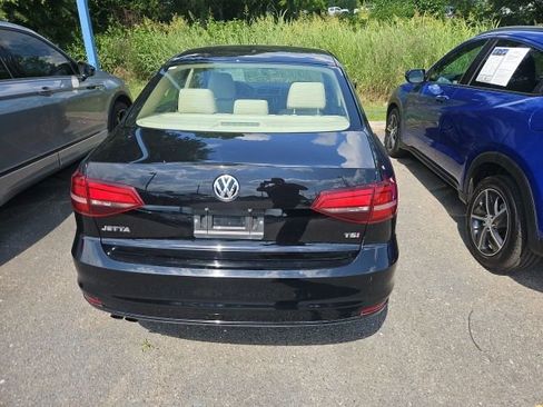 Used 2018 Volkswagen Jetta Wolfsburg Edition FWD image 5