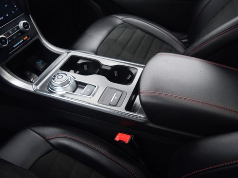 Used 2023 Ford Edge ST-Line image 12