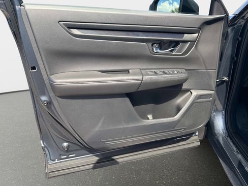 Used 2025 Honda CR-V EX image 17