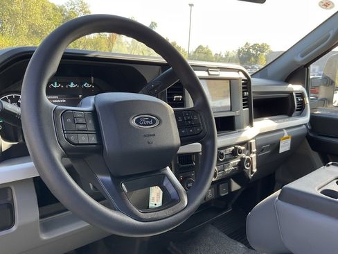 New 2026 Ford F250 XL w/ F-250 >10K GVWR Package image 18