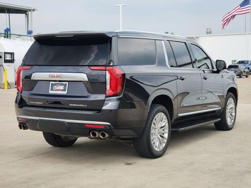 Used 2023 GMC Yukon XL Denali AWD/4WD image 7
