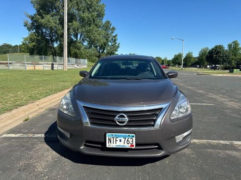 Used 2015 Nissan Altima 2.5 S w/ Power Driver Seat Package FWD image 2