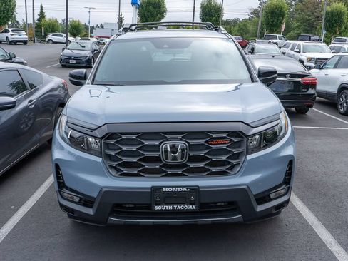 Used 2023 Honda Passport TrailSport image 2