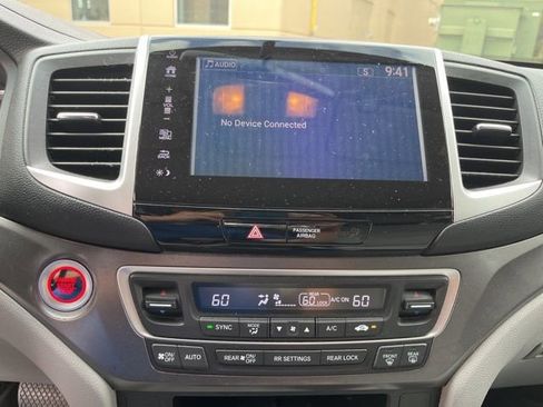 Used 2017 Honda Pilot EX image 12