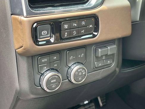 New 2026 GMC Yukon Denali Ultimate AWD/4WD image 28