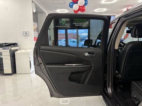 Used 2017 Dodge Journey Crossroad FWD image 38