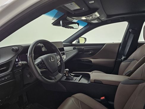 Used 2024 Lexus ES 350 Ultra Luxury w/ Accessory Package (Z1) image 7