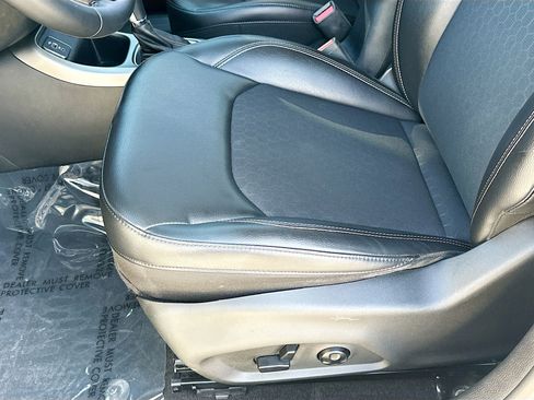 Used 2018 Jeep Compass Latitude w/ Popular Equipment Group image 18