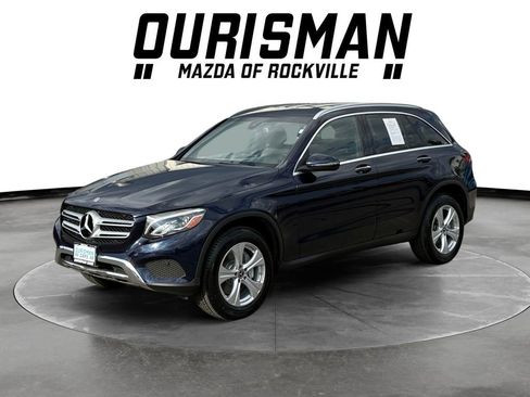 Used 2018 Mercedes-Benz GLC 300 4MATIC w/ Premium Package image 2