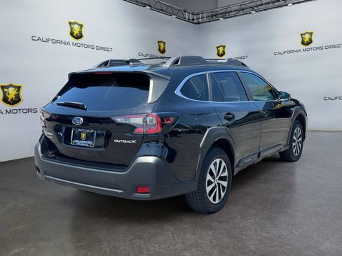 Used 2023 Subaru Outback Premium AWD/4WD image 5
