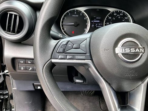 Used 2022 Nissan Kicks S FWD image 10