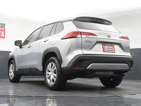 Used 2022 Toyota Corolla Cross L AWD/4WD image 26