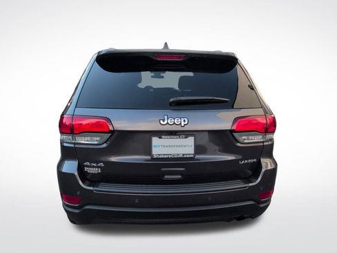 Used 2021 Jeep Grand Cherokee Laredo image 4