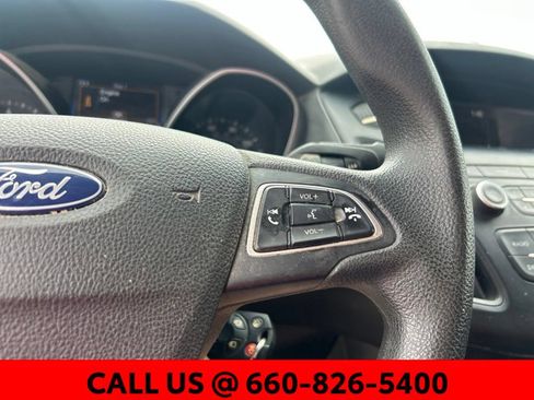 Used 2018 Ford Focus SE FWD image 13