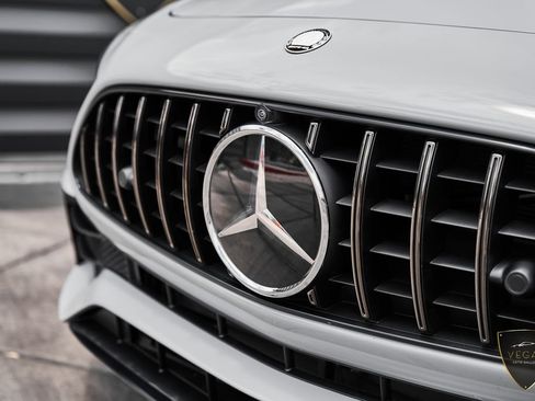 Used 2025 Mercedes-Benz SL 43 AMG w/ Driver Assistance Package image 9