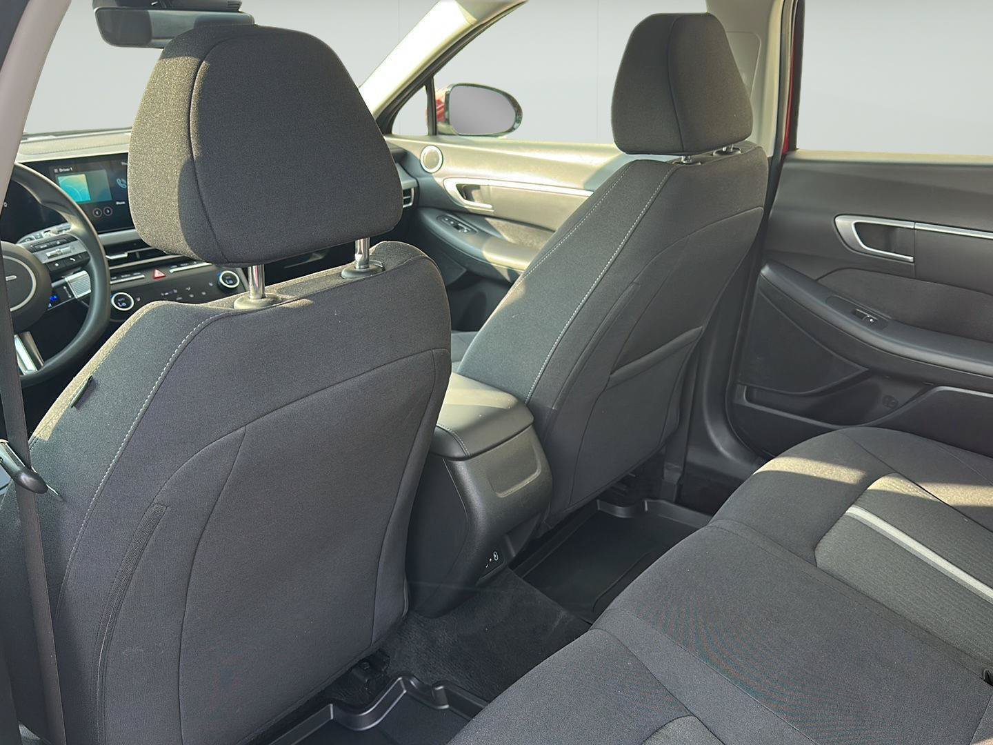 Used 2025 Hyundai Sonata SEL FWD image 31