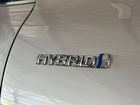 Used 2021 Toyota Venza LE w/ Carpet Mat Package (TMS) AWD/4WD image 19