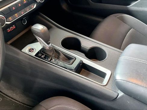 Used 2025 Nissan Altima 2.5 SV image 11