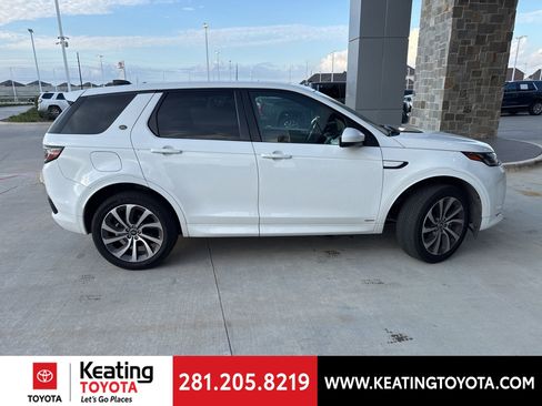 Used 2020 Land Rover Discovery Sport SE R-Dynamic image 2