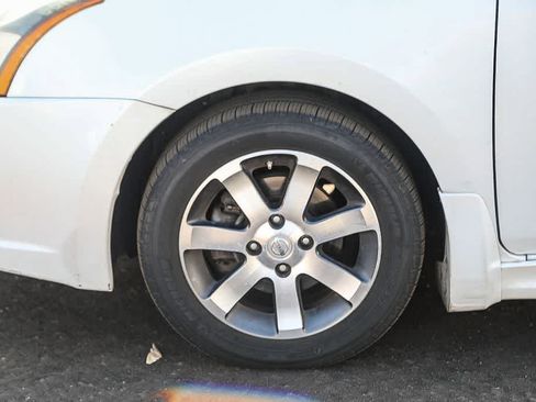 Used 2012 Nissan Sentra 2.0 SR w/ Special Edition Pkg FWD image 8