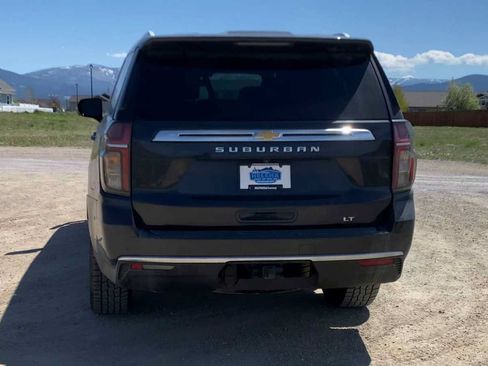 Used 2022 Chevrolet Suburban LT w/ LT Signature Package AWD/4WD image 7
