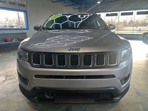 Used 2021 Jeep Compass Limited image 9