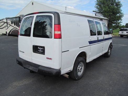 Used 2007 GMC Savana 2500 RWD image 4