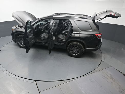 Certified 2023 Honda Pilot TrailSport image 46