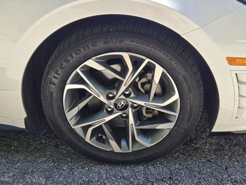 Used 2022 Hyundai Sonata SEL FWD image 2