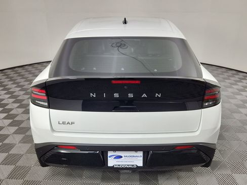 New 2026 Nissan Leaf SV+ w/ Floor Mat Package (SV+) FWD image 4