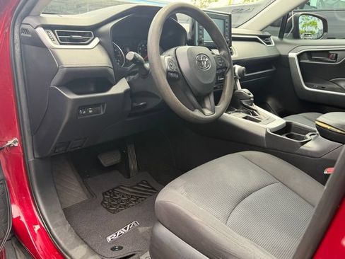Used 2020 Toyota RAV4 LE FWD image 11