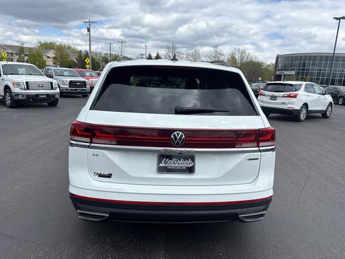 Used 2024 Volkswagen Atlas SE AWD/4WD image 4