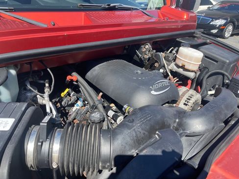 Used 2003 HUMMER H2 w/ Preferred Equipment Group image 35