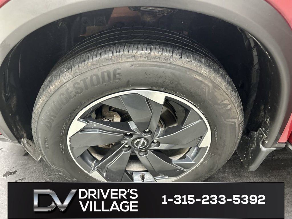 Used 2024 Nissan Rogue SV w/ SV Premium Package AWD/4WD image 8