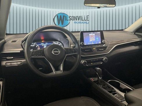 Used 2023 Nissan Altima 2.5 SV image 14