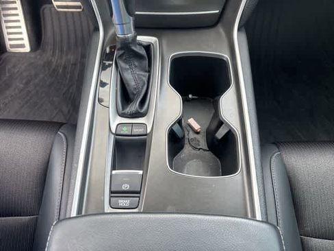 Used 2018 Honda Accord Sport image 17