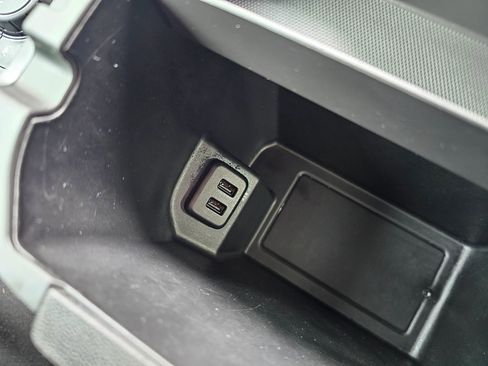 Used 2023 GMC Terrain SLT w/ Elevation Edition image 25