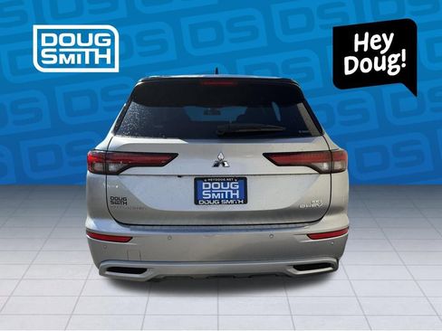 New 2025 Mitsubishi Outlander SEL image 3
