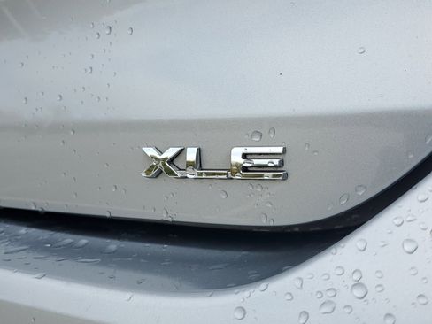 Certified 2023 Toyota Highlander XLE image 7