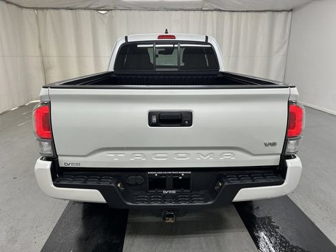 Used 2022 Toyota Tacoma TRD Sport AWD/4WD image 20