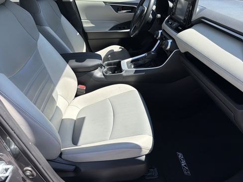 Certified 2020 Toyota RAV4 XLE Premium FWD image 23