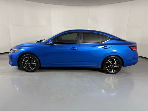 Used 2025 Nissan Sentra SV FWD image 5